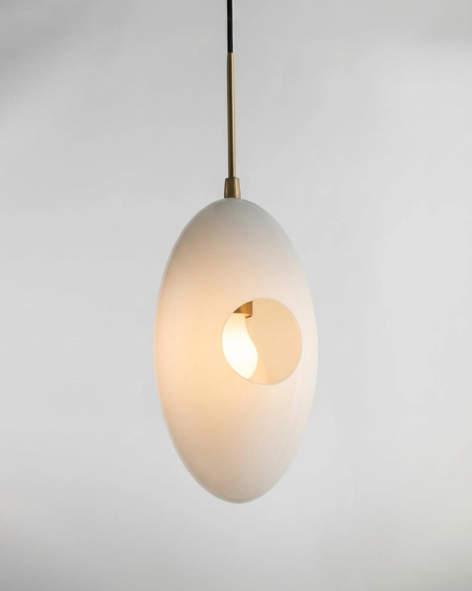 Oona Bare in white glass